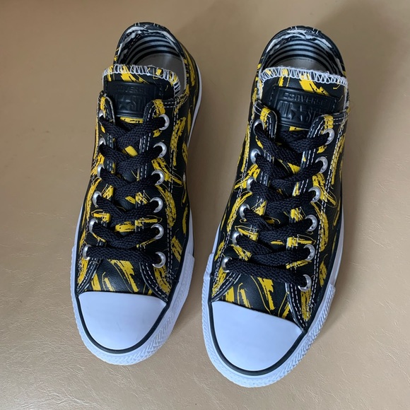 converse banana